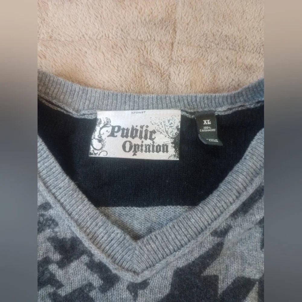 Public Opinion Gray and Black Houndstooth 100% Cashmere  Men SweaterZs XL